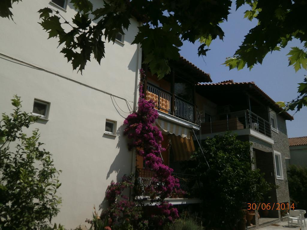 Ioannis Avrades Apartments Agiakampos  Exterior foto