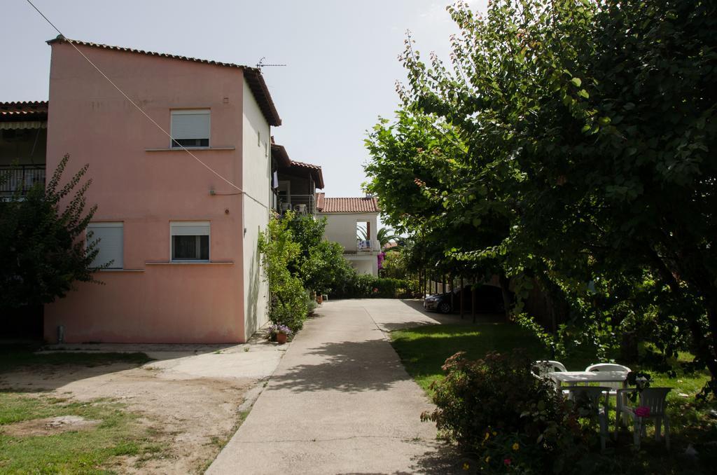 Ioannis Avrades Apartments Agiakampos  Exterior foto